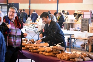 Pont-Salomon : un marché de Noël bien garni dans le gymnase