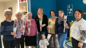 Des roses pour les femmes des Ehpad et colocations seniors