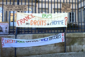 Puy-en-Velay : un rassemblement devant la préfecture en soutien à deux familles menacées d&#039;expulsion