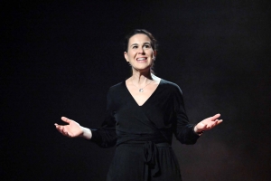 Festival du rire d&#039;Yssingeaux : Antonia de Rendinger en formidable rampe de lancement