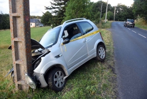 Mazet-Saint-Voy : la voiturette finit contre un poteau, un message laissé sur la carrosserie