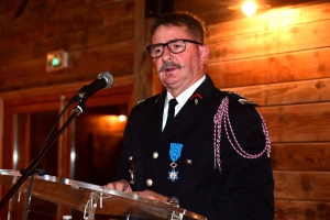 Saint-Agrève : le chef des pompiers reçoit l&#039;Ordre du Mérite des mains du ministre