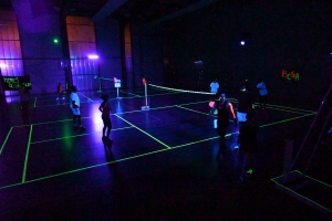 Saint-Agrève : le tournoi de badminton fluo a fait le plein