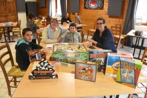Saint-Julien-du-Pinet : le restaurant se transforme en salle de jeux de société