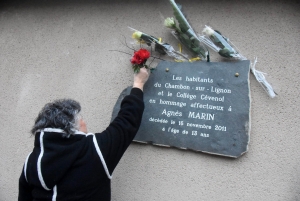 Le Chambon-sur-Lignon : 10 ans après, un recueillement intimiste devant la plaque en mémoire d&#039;Agnès