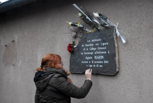 Le Chambon-sur-Lignon : 10 ans après, un recueillement intimiste devant la plaque en mémoire d&#039;Agnès