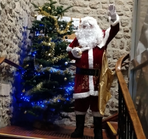 Le Père Noël est généreux à Montfaucon-en-Velay