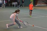 De jeunes tennismen réalisent leurs premiers matches
