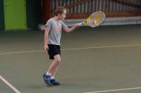 De jeunes tennismen réalisent leurs premiers matches