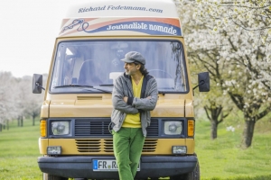 Richard Federmann de passage à Yssingeaux à bord de son camion radio
