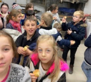 Saint-Didier-en-Velay : des écoliers découvrent le métier de boulanger