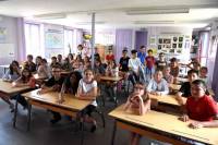 Pont-Salomon : les écoliers apprennent l&#039;usage de la faux