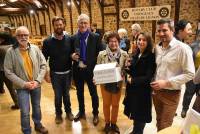 Yssingeaux : en achetant du vin, ils font un geste pour une action du Rotary Club