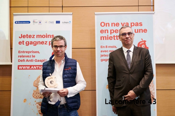 Guillaume Martin, responsable Sécurité Environnement Réglementaire de Sabarot Wassner, et Jean-Luc Dolléans, président de la CCI Haute-Loire|||
