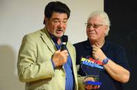 Jean-Pierre Lenhof, président du Medef 43 (à droite), a remis un trophée à Bernard Kraeutler, ex-PDG de Nergeco à Dunières.