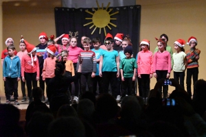 Saint-Jeures : un bourdonnant spectacle de Noël des écoliers autour de la nature