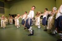 Le Chambon : 300 spectateurs pour les musiciens et danseurs de Chypre