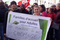 Les accueillants familiaux réclament le droit au chômage et lancent une pétition