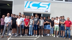 Des 1ères du lycée pro de Monistrol en visite chez ICS à Yssingeaux
