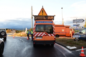 La Séauve-sur-Semène : plus de 500 litres de gasoil s&#039;échappent d&#039;un camion et se déversent sur la route