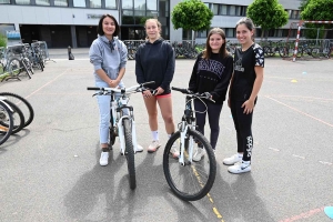 Le Puy-en-Velay : le lycée Simone-Weil envahi d&#039;élèves en vélo