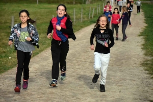 230 écoliers de Saint-Didier-en-Velay et La Chapelle-d&#039;Aurec à la course des droits des enfants