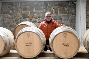 Saint-Jeures : Mezenk se lance dans le whisky, le gin, le rhum et la vodka