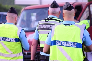 La Séauve-sur-Semène : le conducteur découvert endormi à 100 m de la voiture accidentée