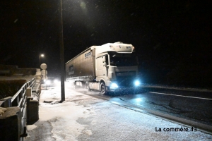 Des poids-lourds, des bus et des voitures en difficulté mercredi soir en Haute-Loire