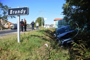 Saint-Pal-de-Chalencon : un tracteur percute une voiture, une femme et son enfant blessés