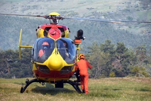 Deux Canadair en renfort sur le feu de forêt à Tiranges