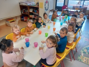 Un petit-déjeuner équilibré pour les écoliers de la maternelle publique d&#039;Yssingeaux