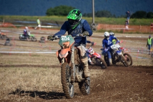 Course sur prairie de Saint-Maurice-de-Lignon : les motos Open (série 2)