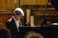Le pianiste Francesco Attesti a joué pour la bonne cause