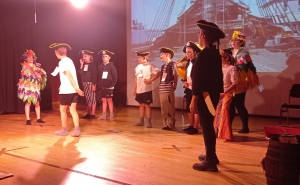 Retournac : les élèves de CM2 de l'école Théodore-Monod sur scène en pirates