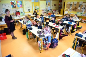 Yssingeaux : l&#039;école Jean-de-la-Fontaine tente la médiation scolaire réalisée par les enfants entre eux