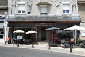 Le Chambon-sur-Lignon : Le Sixième Sens modernise la pâtisserie
