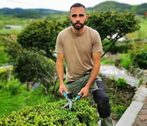 Lantriac : Mickaël Jalès devient paysagiste et crée Velay Paysage