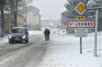 La neige collante a mis pas mal de pagaille sur le réseau secondaire en Haute-Loire.