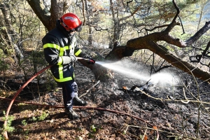 Premier grand feu de végétation de l&#039;année à Chamalières-sur-Loire