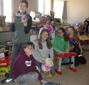 Sainte-Sigolène : une bourse solidaire de vêtements, jouets au collège samedi