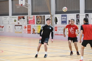 Dunières : les éducateurs du Puy Foot victorieux du tournoi futsal de Noël