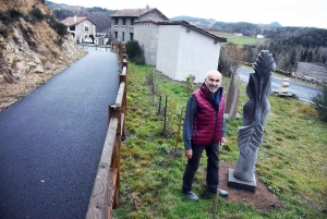 Grazac : Michel Pauze expose ses sculptures au bord de la voie verte Via Fluvia