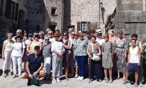 Saint-Pal-de-Chalencon : la deuxième « visite-apéro » a séduit une trentaine de personnes