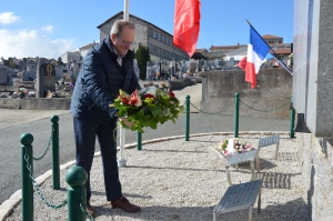 Saint-Just-Malmont : un dépôt de gerbes au cimetière pour le Cessez-le-feu en Algérie