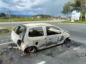 Deux voitures brûlées dans la nuit de dimanche à lundi à La Chapelle-d&#039;Aurec
