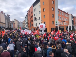 Mobilisation contre la réforme des retraites au Puy-en-Velay : entre 5000 et 12000 manifestants