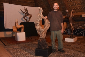 Le Mazet-Saint-Voy : les sculptures en bois d&#039;Eric Faure exposées sous une chaumière