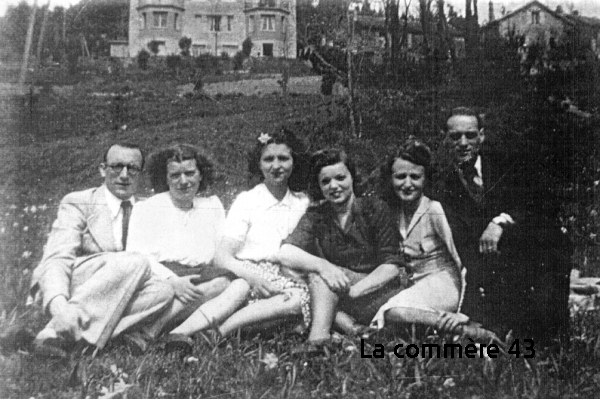 Crédit Collection Pierre Sauvage. Praly (à gauche) avec sa fiancée chambonnaise et quatre de ses amis juifs photographiés en avril 1943 au Chambon-sur-Lignon.||