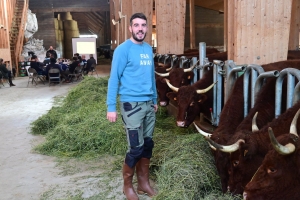 Blavozy : des éleveurs apprennent le dressage de bovins